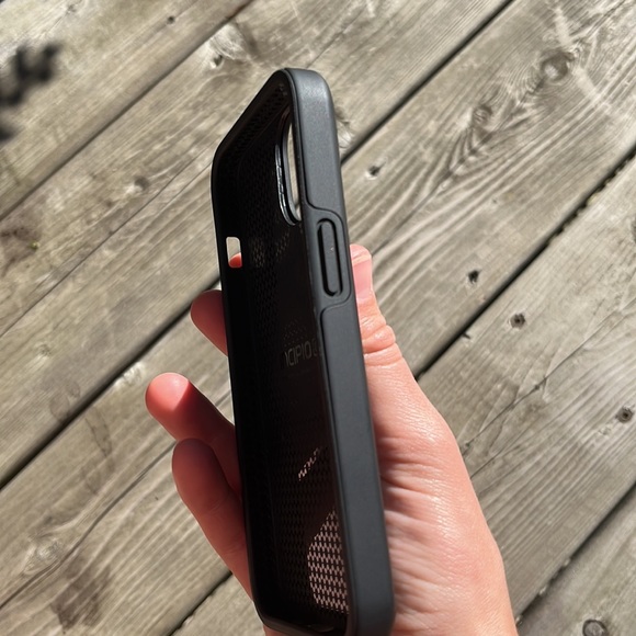 Black Incipio IPhone 13 case with MagSafe charging abilities - Picture 3 of 4